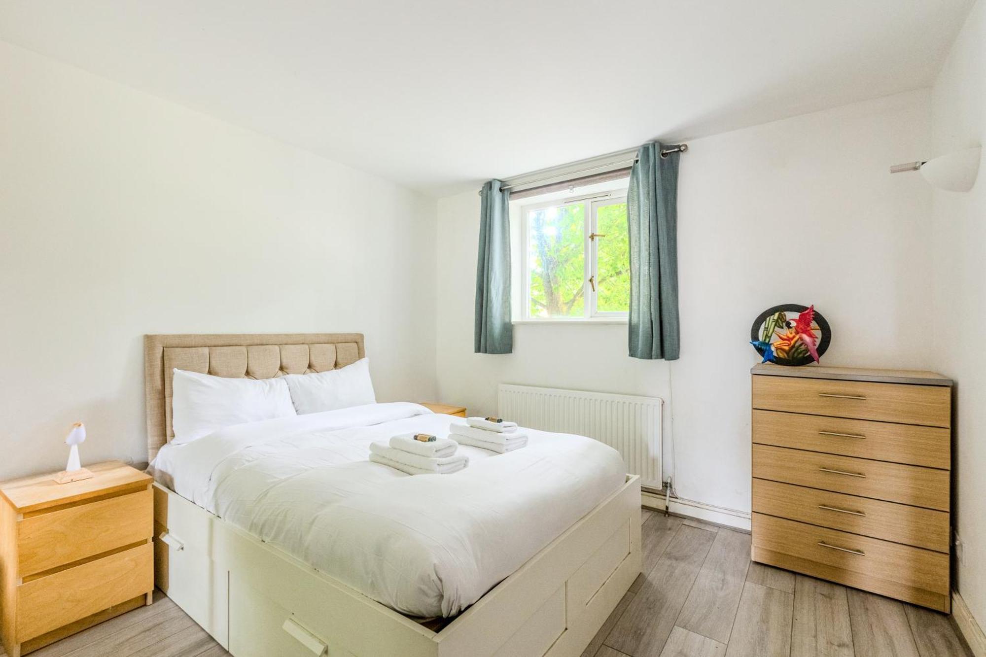 Peaceful 1br Near Canary Warf, 2min Thames River *